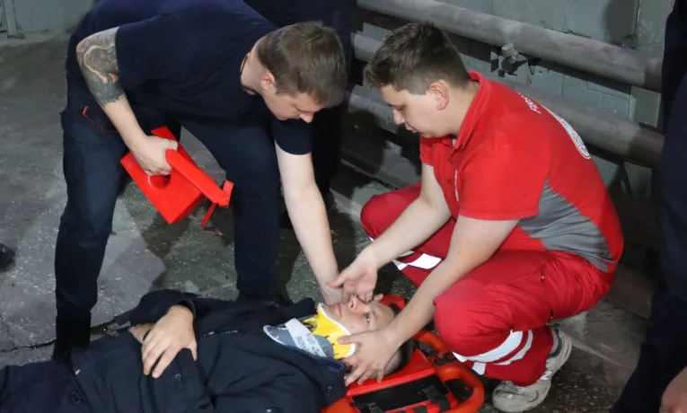 У Тернополі фахівці Червоного Хреста навчають рятувальників надавати першу допомогу