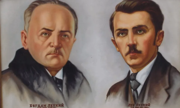 «Заки море перелечу, Крилонька зітру, Крилонька зітру…»