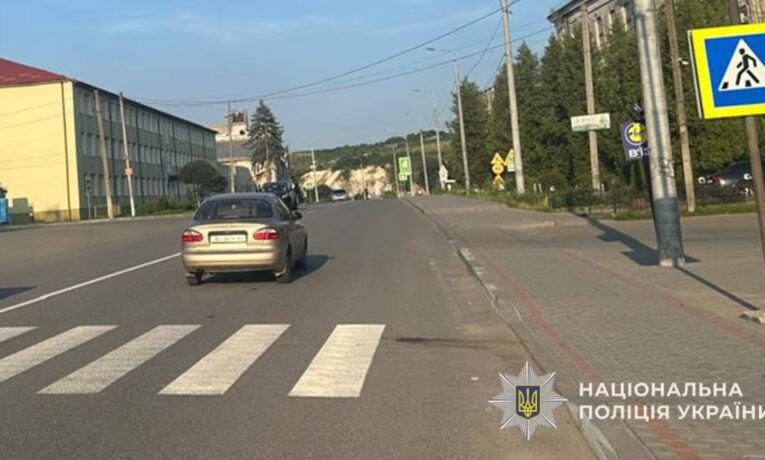 У Монастириськах водій збив дружину і доньку священника