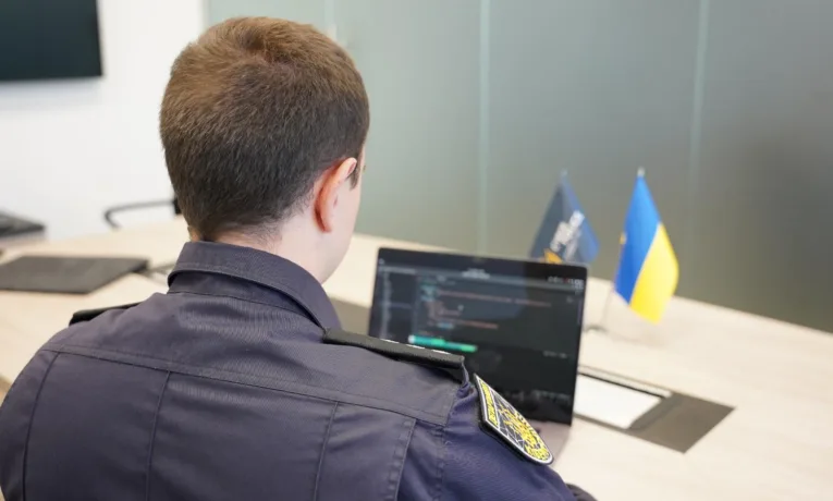 Кіберполіція знешкодила міжнародну хакерську мережу, яка вимагала мільйони у криптовалюті
