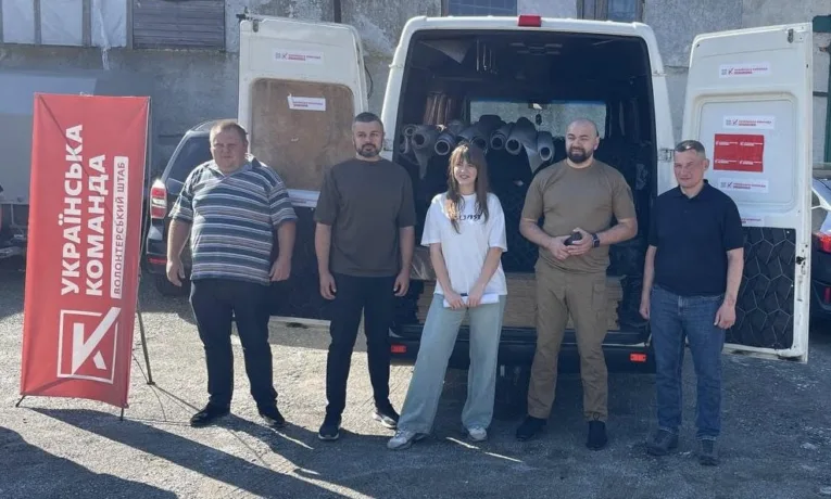 “Військова пошта” з Тернопільщини: волонтери передали укріплення, маскування та авто для 105-ої бригади