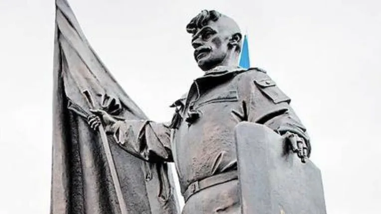 виліз на пам’ятник Герою Небесної Сотні