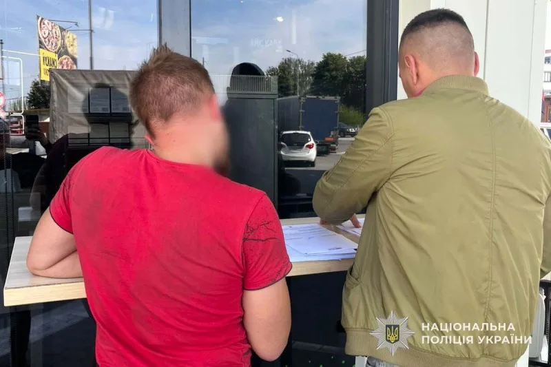 У Теребовлі 21-річний хлопець ошукав військового, продавши його машину