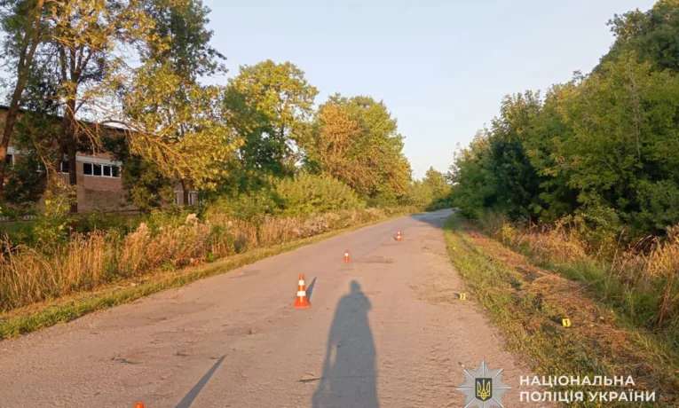 Важкі травми: на Тернопільщині 17-річний хлопець впав з мотоцикла