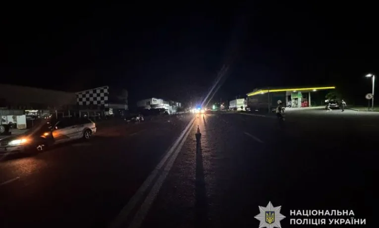 На виїзді з Тернополя водій на BMW збив підлітка