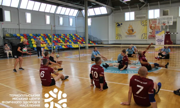 У Тернополі відбувся Відкритий турнір з волейболу сидячи серед ветеранів
