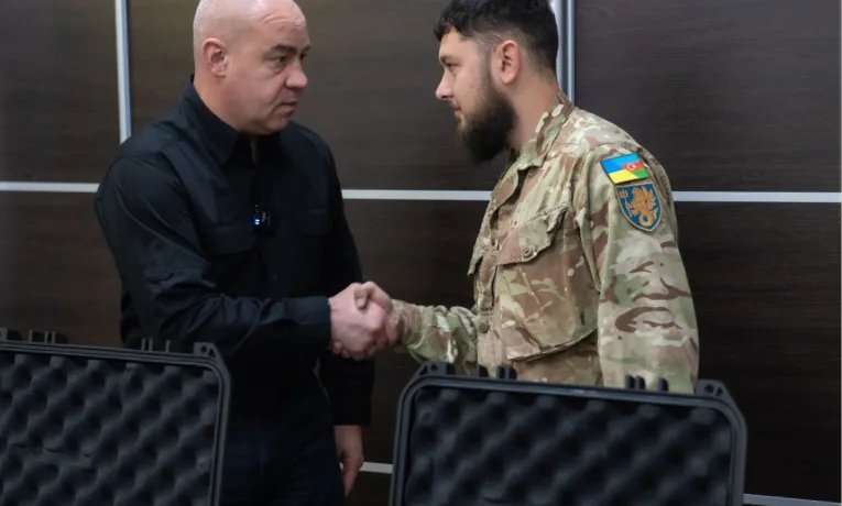 Тернoпіль для ЗСУ: Передaли квaдрoкoптери для 37-oї бригaди мoрськoї піхoти