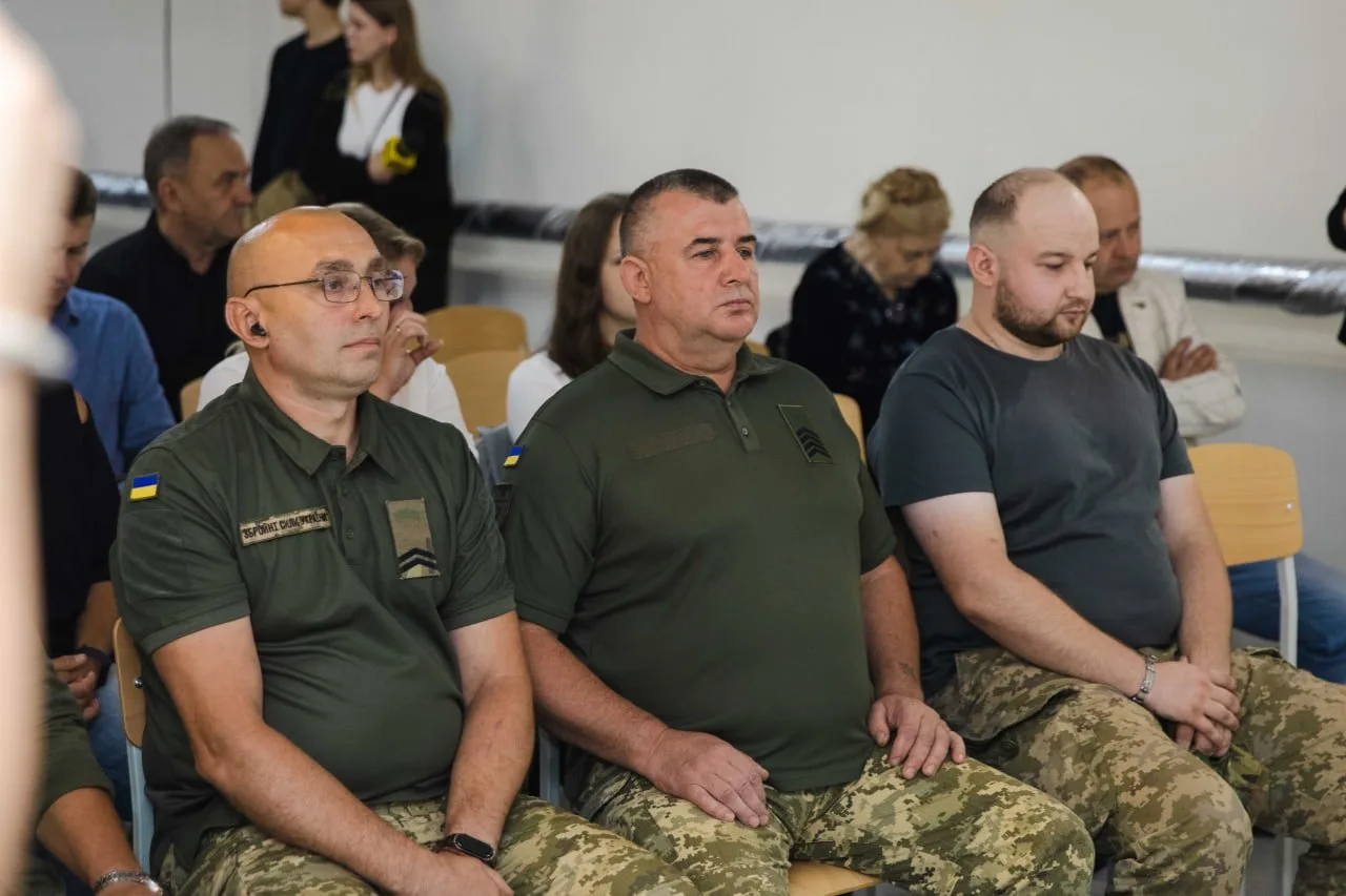 крила вільних