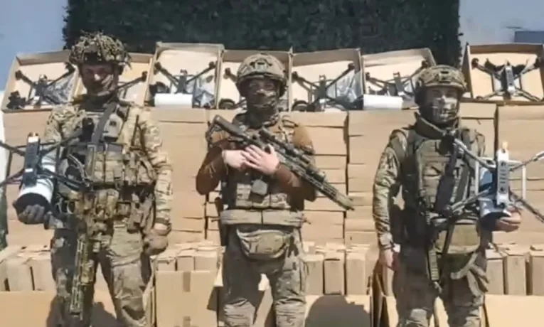 Понaд 100 дронів передaв воїнaм ССО нaродний депутaт з Тернопільщини Миколa Люшняк (Відео)