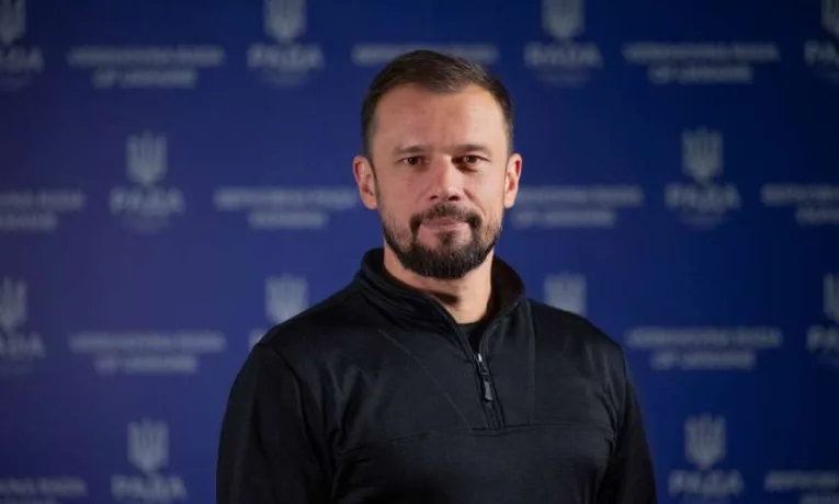 абітурієнти