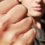 У Тернополі жінка побила неповнолітнього хлопця