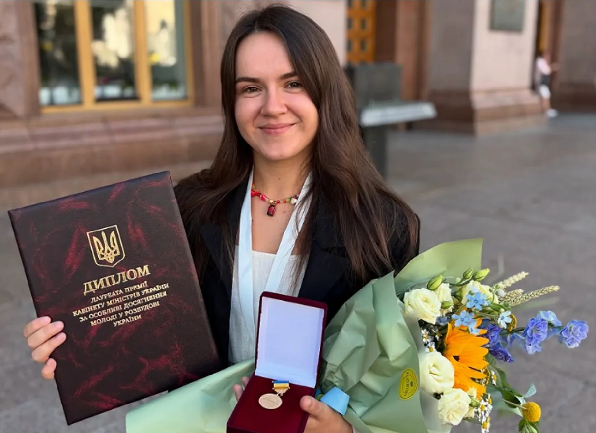 Молода музикантка з Тернопільщини передала всю премію Кабміну на дрони для ЗСУ