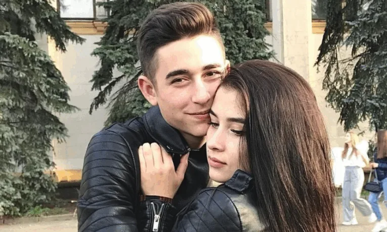 «Бачили з іншою»: що відповіла дружина Сасанчина на плітки про сімейну кризу