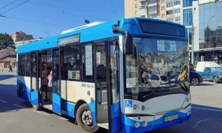У Тернополі ще один автобус отримав брендування