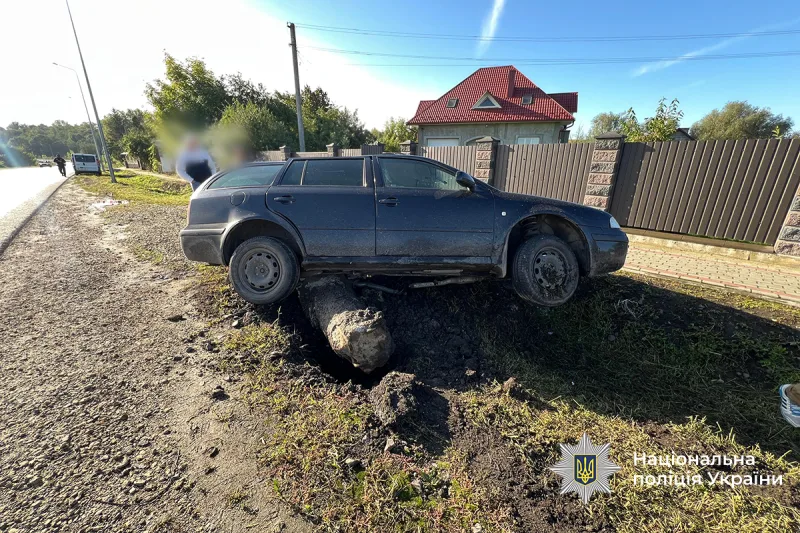 На Тернопільщині водій в’їхав в опору - травмувалися пасажири