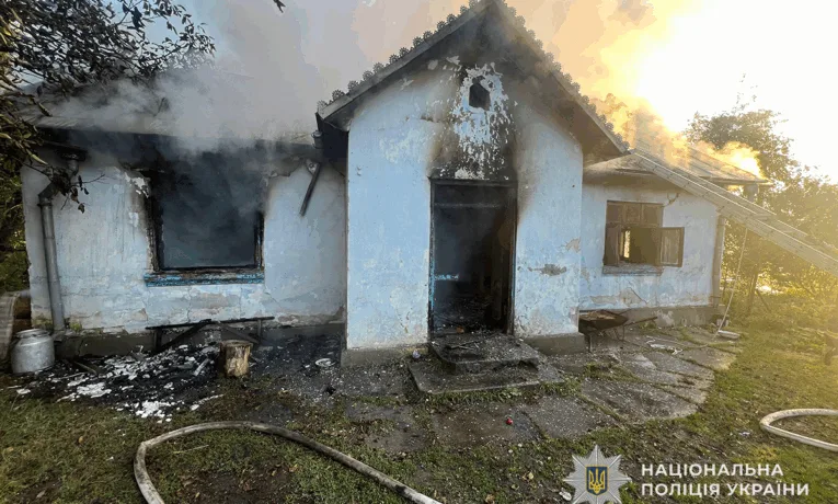Смертельна пожежа на Тернопільщині: рятувальники виявили двох чоловіків