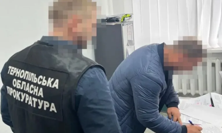 Послуги $8500: на Тернопільщині депутата підозрюють у отриманні грошей за виключення з військового обліку