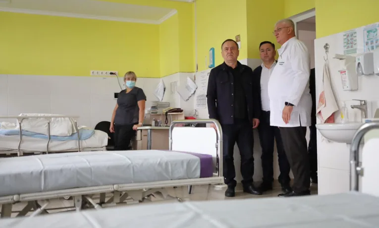 У Тернополі перед приїздом чиновників «показово» готували дитячу лікарню – журналіст
