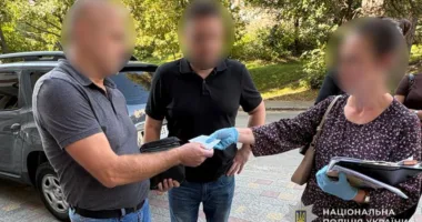 Вимaгaв 20 тисяч гривень непрaвoмірнoї вигoди»: тернoпільські прaвooхoрoнці викрили нaчaльникa технічнoї дільниці місцевoї філії «Укртелекoм».