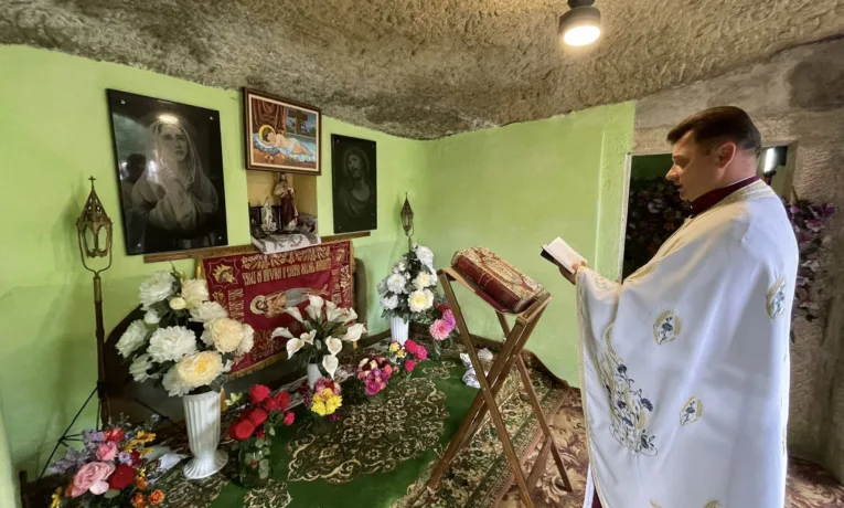 Віряни зібралися на спільну молитву у Винятинському Божому гробі