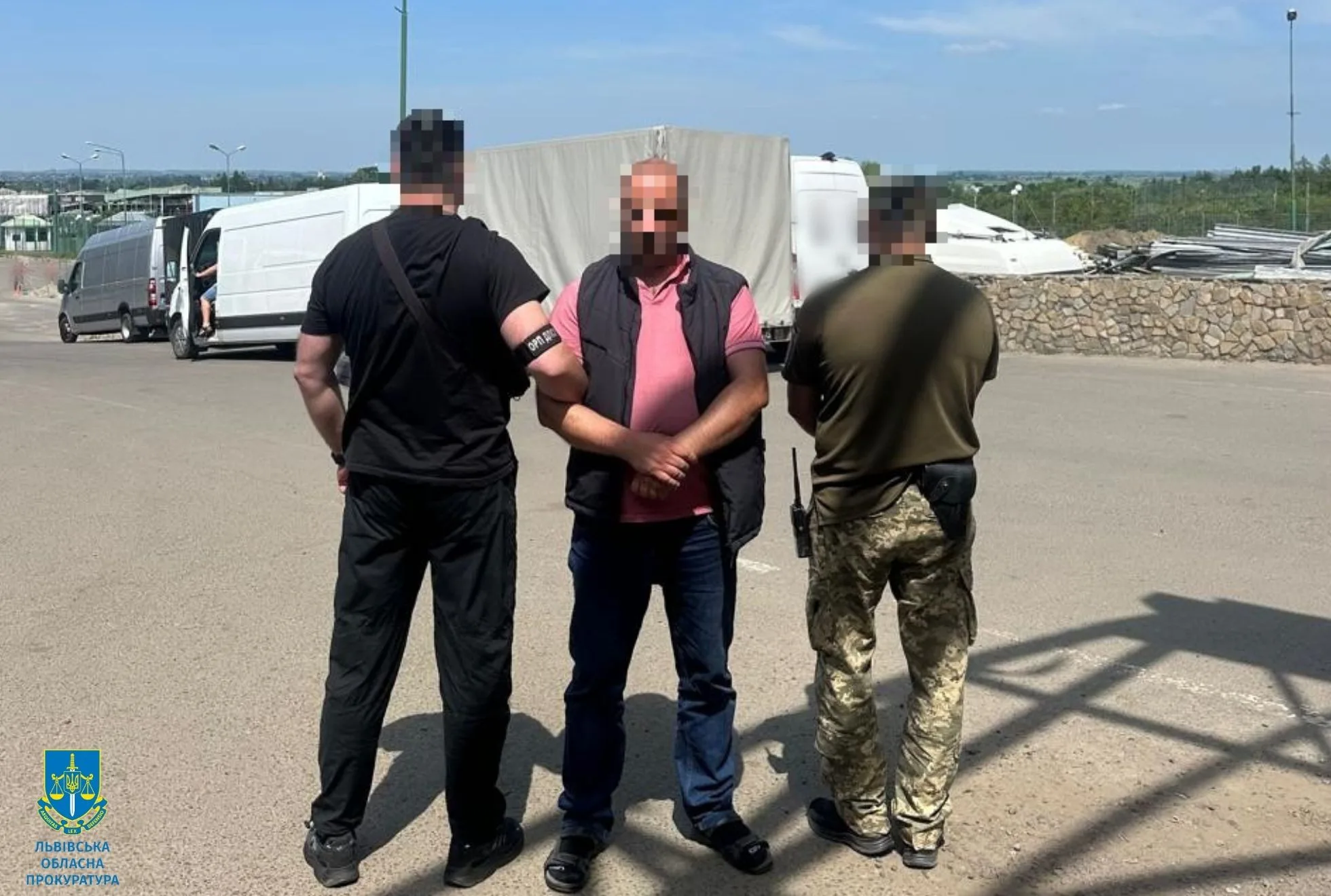 Судитимуть жителя Тернополя за спробу переправлення чоловіка через кордон за $18500