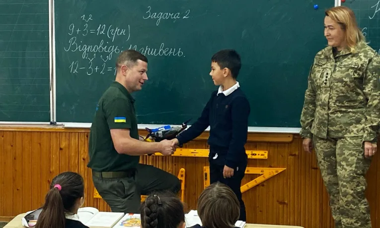 Школяр з Тернополя перетворив подарунок «зубної феї» на помсту за тата