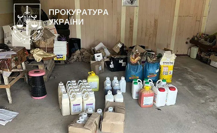 На Тернопільщині судитимуть групу осіб, що за допомогою клею, води та барвників виготовляла підроблені агрохімікати