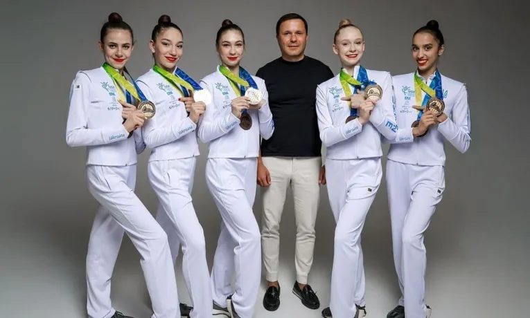 Ігор Гуда з чемпіонками