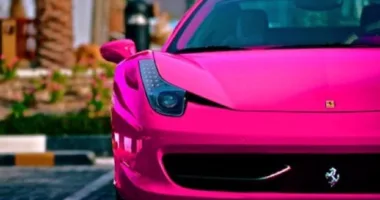 Чому на дорогах так мало рожевих авто