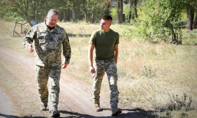Два покоління танкістів: бригадний генерал і лейтенант діляться досвідом на передовій