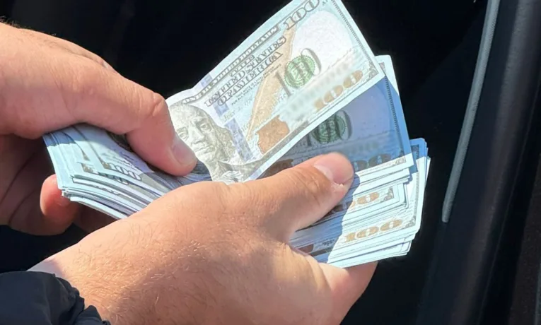 10 000