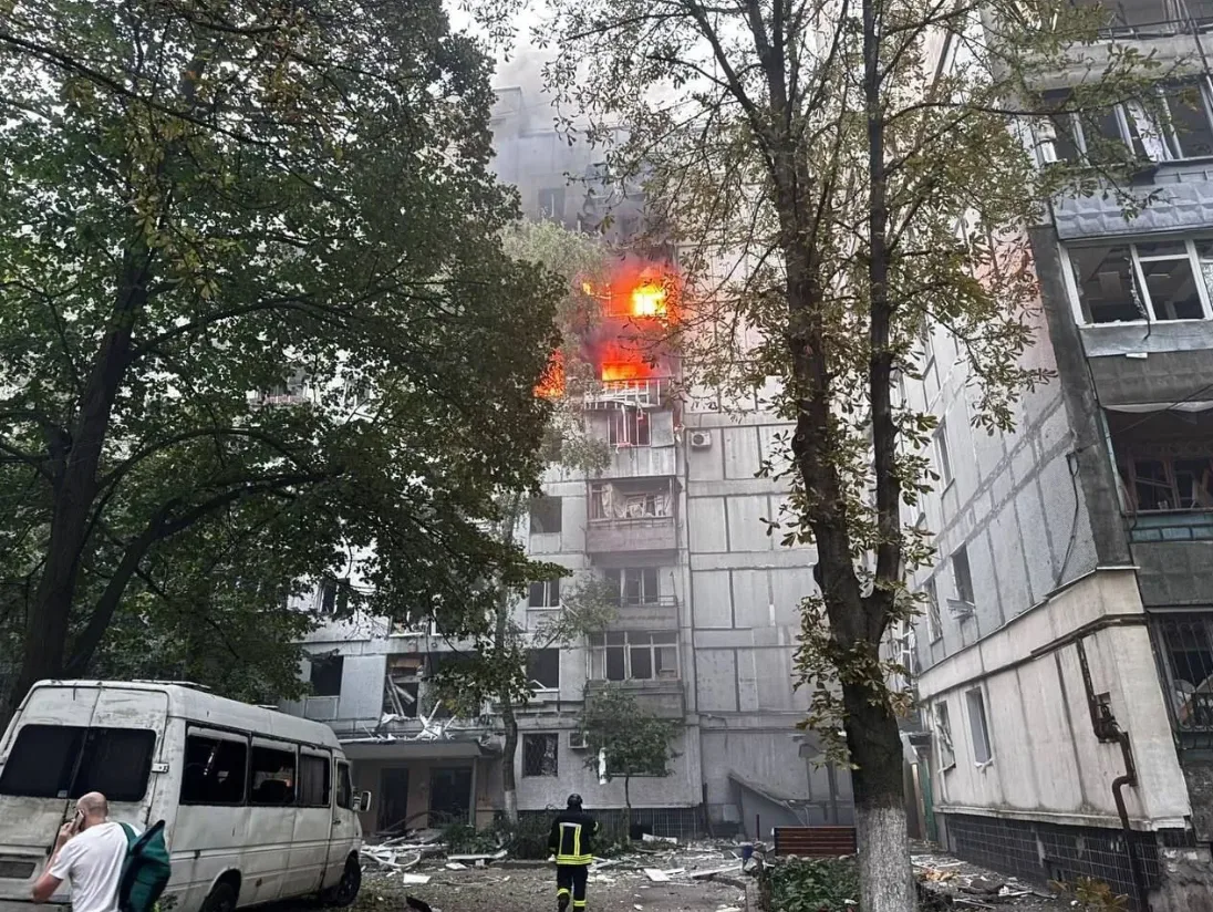 Ворожа атака на Хмельниччину та Дніпро: загинуло двоє людей, дуже багато поранених
