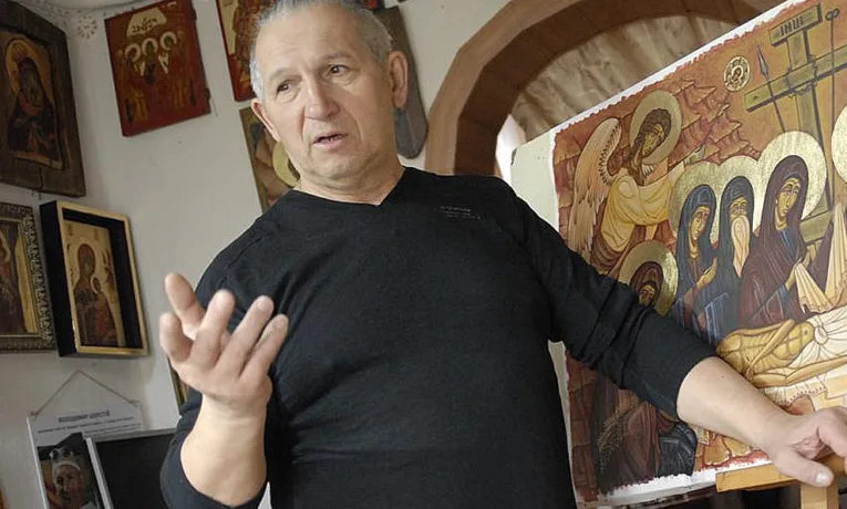 Іконописець із Тернопільщини, який пройшов пекло війни, творить ікони з уламків війни