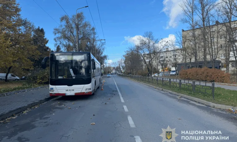 У Тернополі шукають водія, через якого травмувалась пасажирка маршрутки