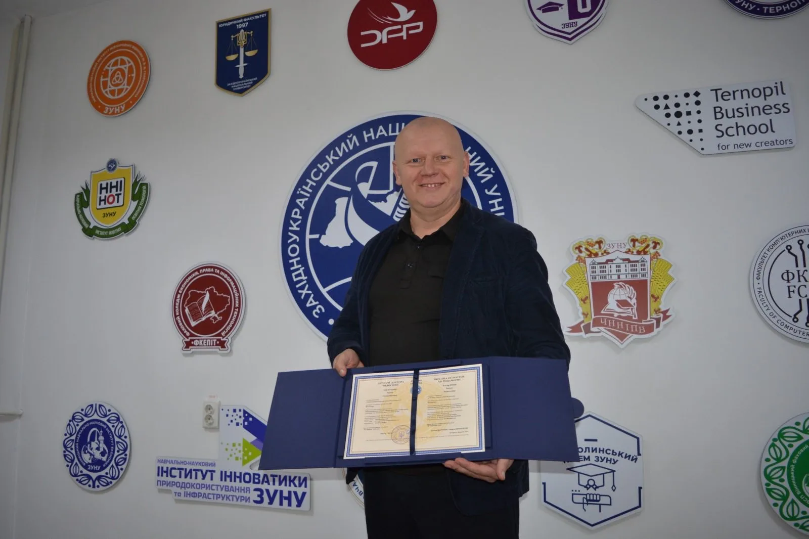 Міський голова Збаража здобув науковий ступінь доктора філософії з менеджменту