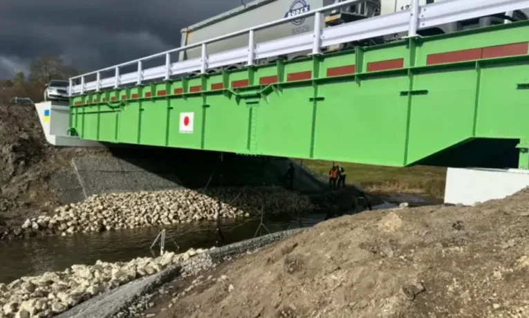 Завершили ремонт стратегічного мосту через річку Гнізна в селі Чернихівці