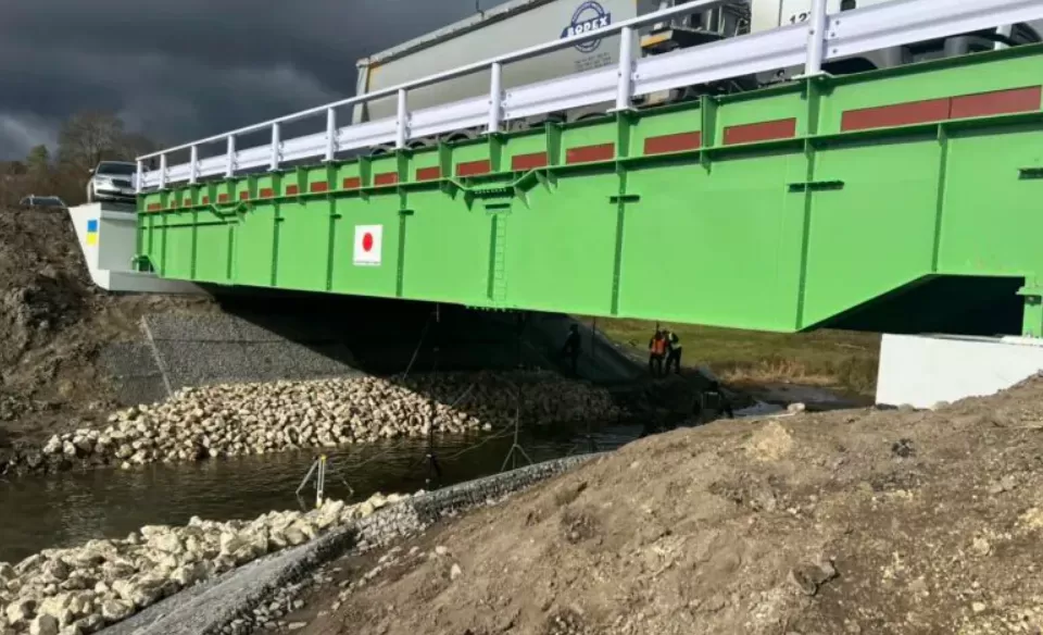 Завершили ремонт стратегічного мосту через річку Гнізна в селі Чернихівці