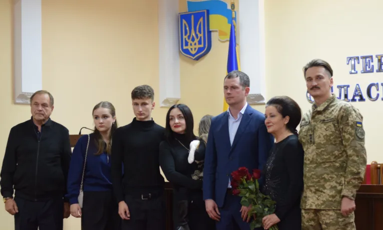 У Тернопільській прокуратурі вшанували подвиг свого колеги – Віталія Стадника