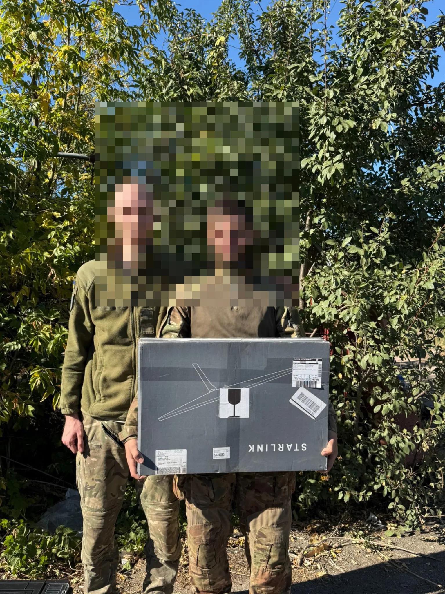 «Українська команда» Тернопільщини передала Starlink та зарядну станцію захисникам
