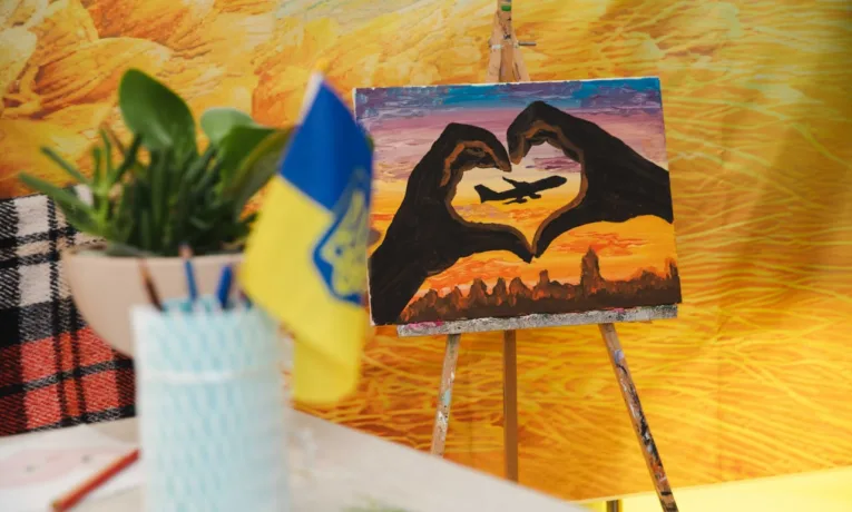 У ЗУНУ вшанували захисників акцією «Зупинись. Згадай. Вшануй»