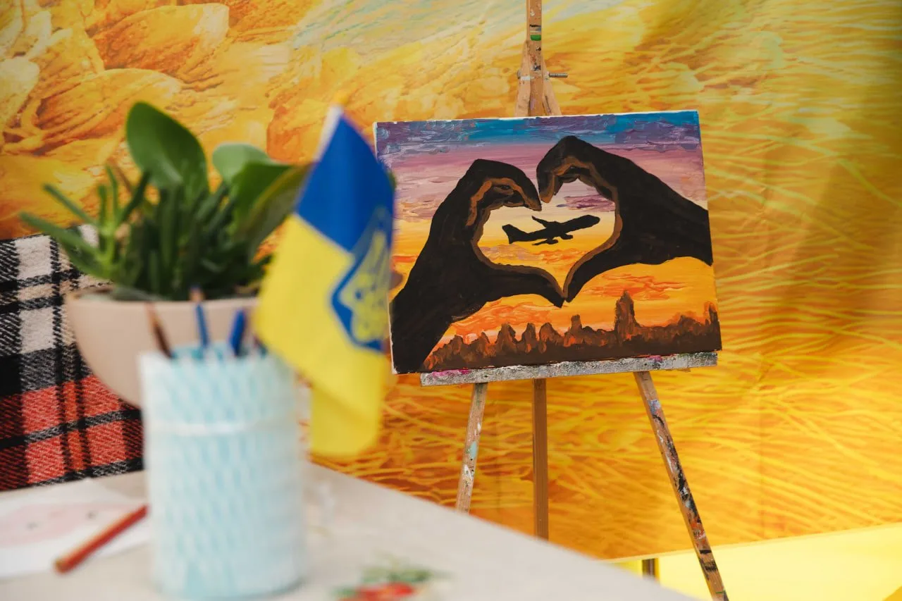 У ЗУНУ вшанували захисників акцією «Зупинись. Згадай. Вшануй»