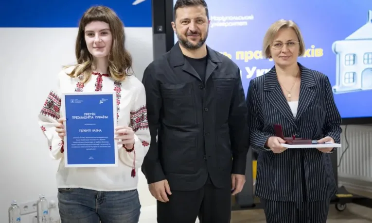 Учительці фізики та астрономії ТАЛУГ ім. І. Франка Наталії Киричук присвоєно звання «Заслужений вчитель України»