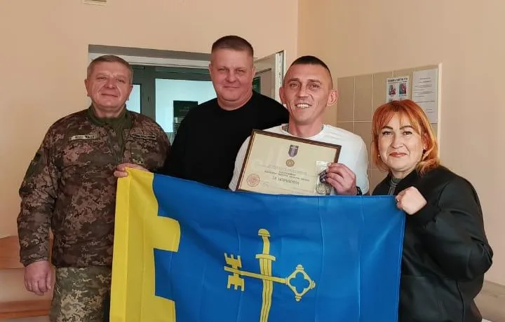Тернопільський воїн «Вітер» отримав медаль «За поранення» після травми на фронті