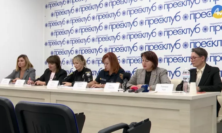 У Тернополі презентували регіональну комунікаційну кампанію «1325 Зміцнює країну»