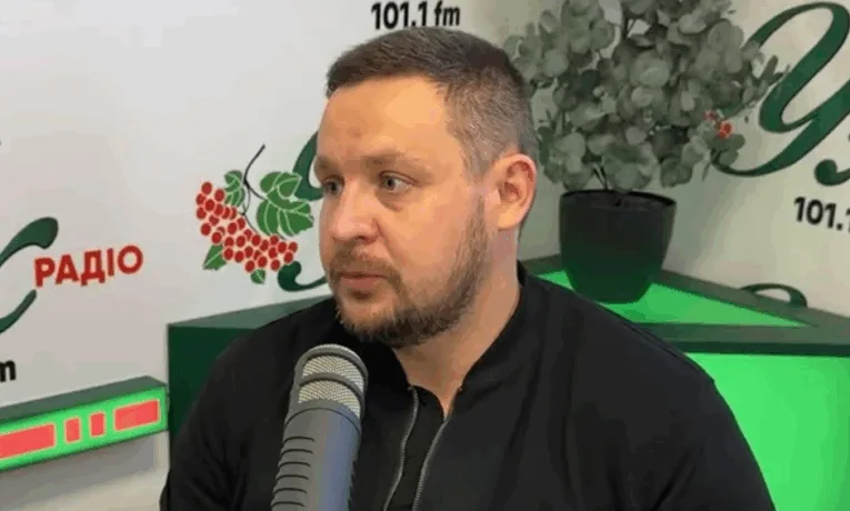 Артем Комісарчук