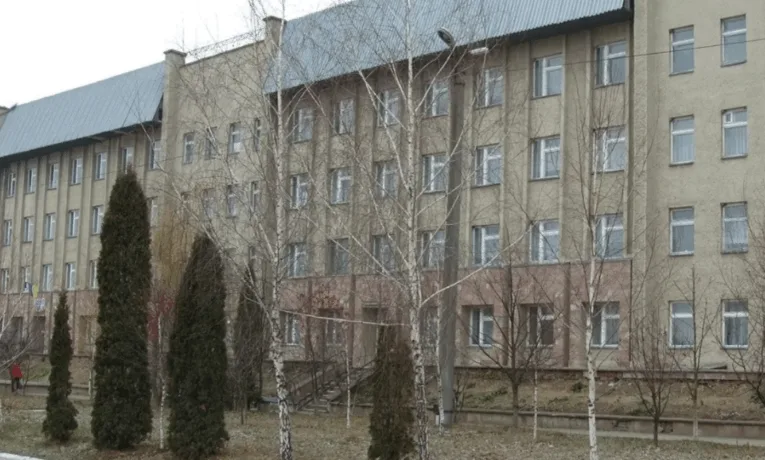 Обшуки у лікарні в Кременці - подробиці