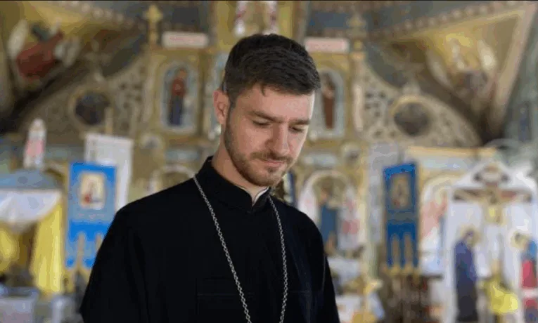 Сповідь у телефоні: священник з Тернополя створив покаянний мобільний додаток