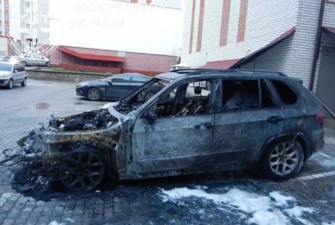 Три авто бізнесменів згоріли у Тернополі: обвинуваченого палія віддали під суд