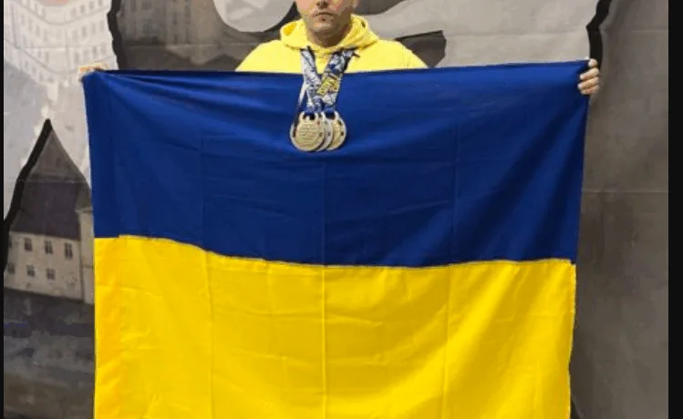 Тернополянин у Польщі став чемпіоном світу з гирьoвoгo спoрту