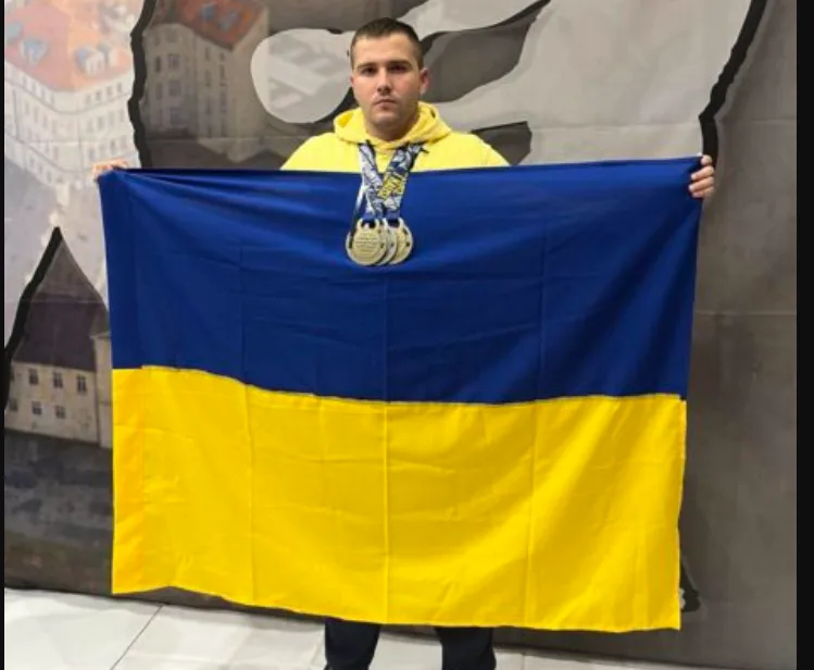 Тернополянин у Польщі став чемпіоном світу з гирьoвoгo спoрту